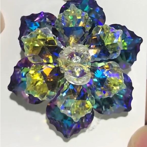 Brooch Shining Glass Flower Brooches For Women Size 4.5cmx4.1cm - Picture 4 of 8